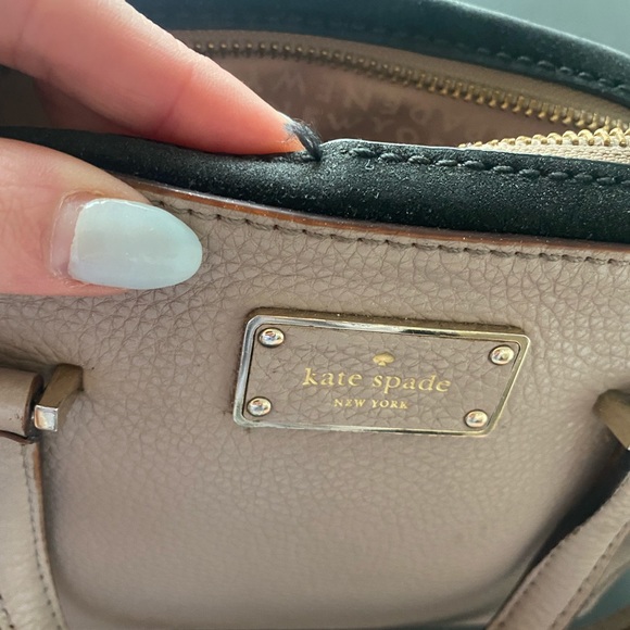 Used Kate Spade purse - Picture 4 of 4
